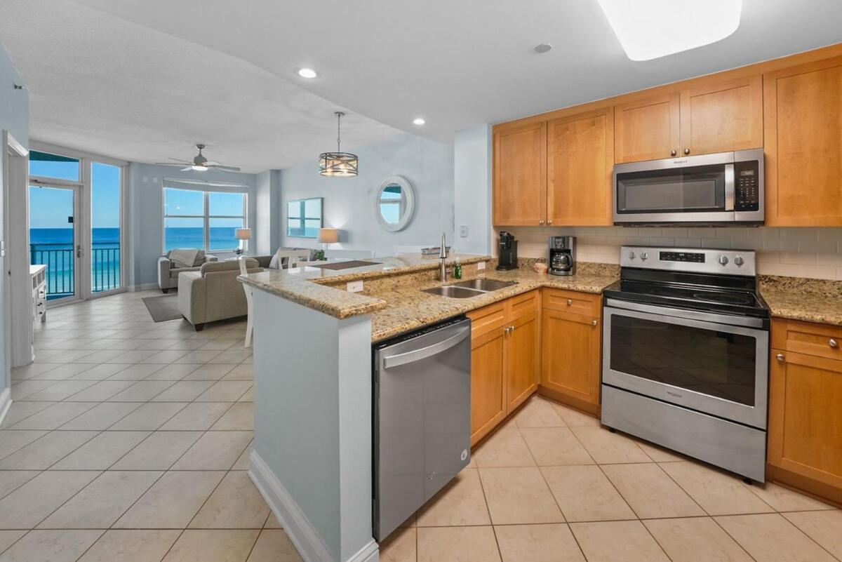 Aqua 410 Apartment *