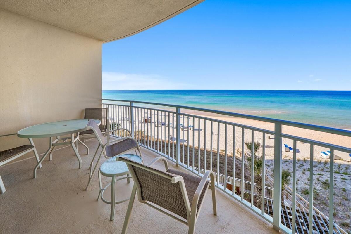 Aqua 410 Apartment *